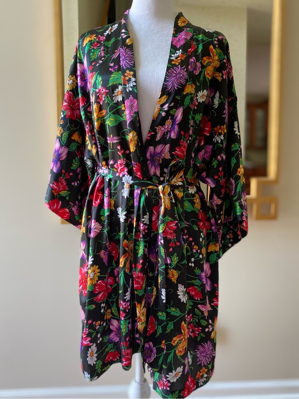 Victoria’s Secret Black satin Multicolor Floral Kimono Robe Tie Belt Small/Med
